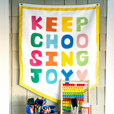 White Crest KCJ Flag/Yellow Border