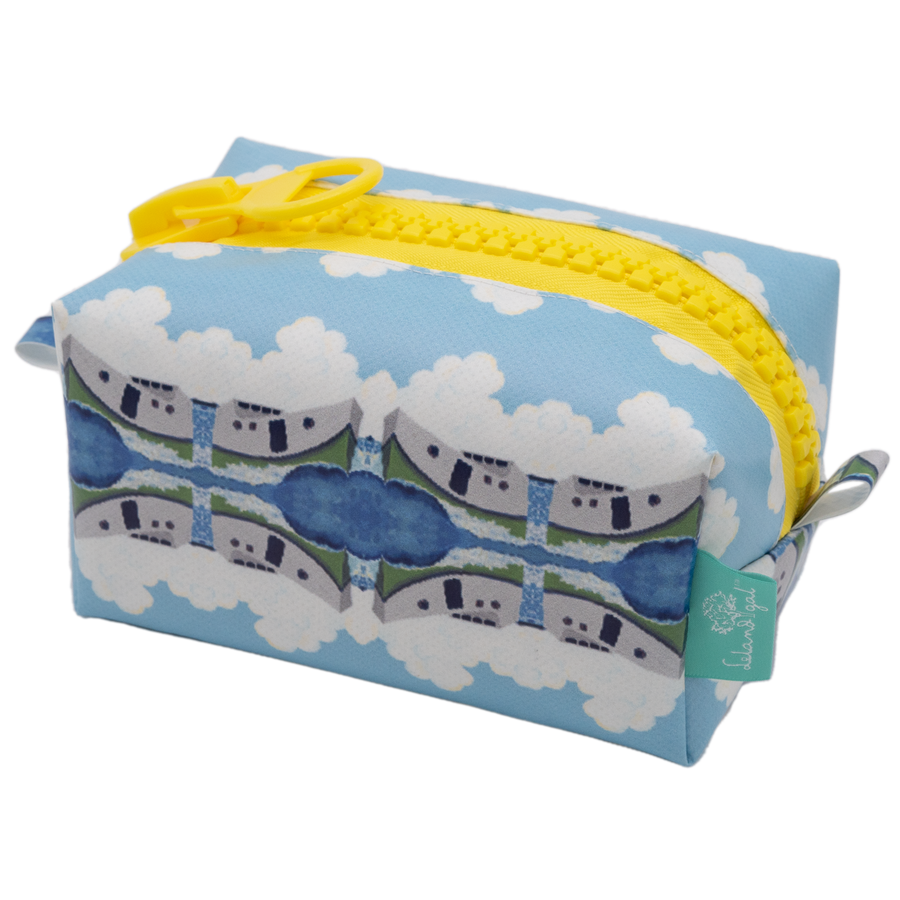 Clouds and Tugs Dew Drop Sis Dopp